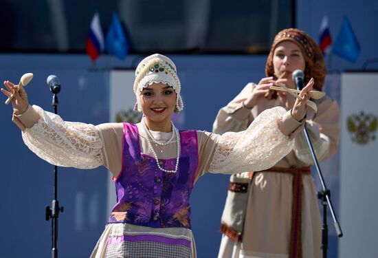 Russia EEF Sidelines