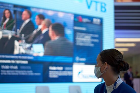 Russia EEF Sidelines