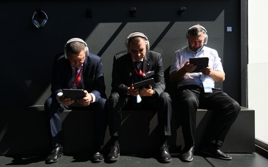 Russia EEF Sidelines