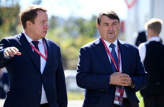 Russia EEF Sidelines