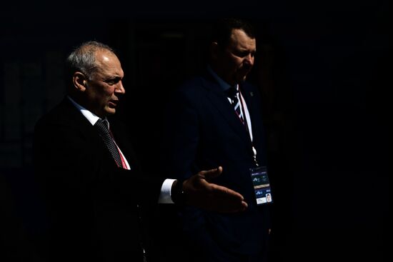 Russia EEF Sidelines