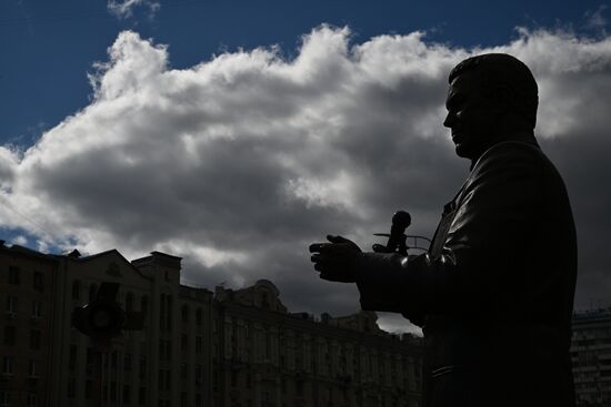 Russia Singer Kobzon Monument