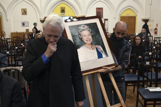Russia Britain Queen Elizabeth II Death Prayer