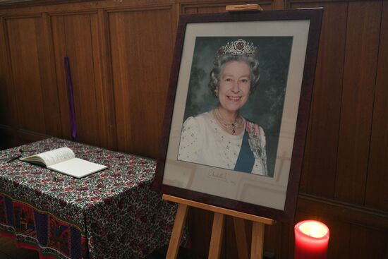 Russia Britain Queen Elizabeth II Death Prayer