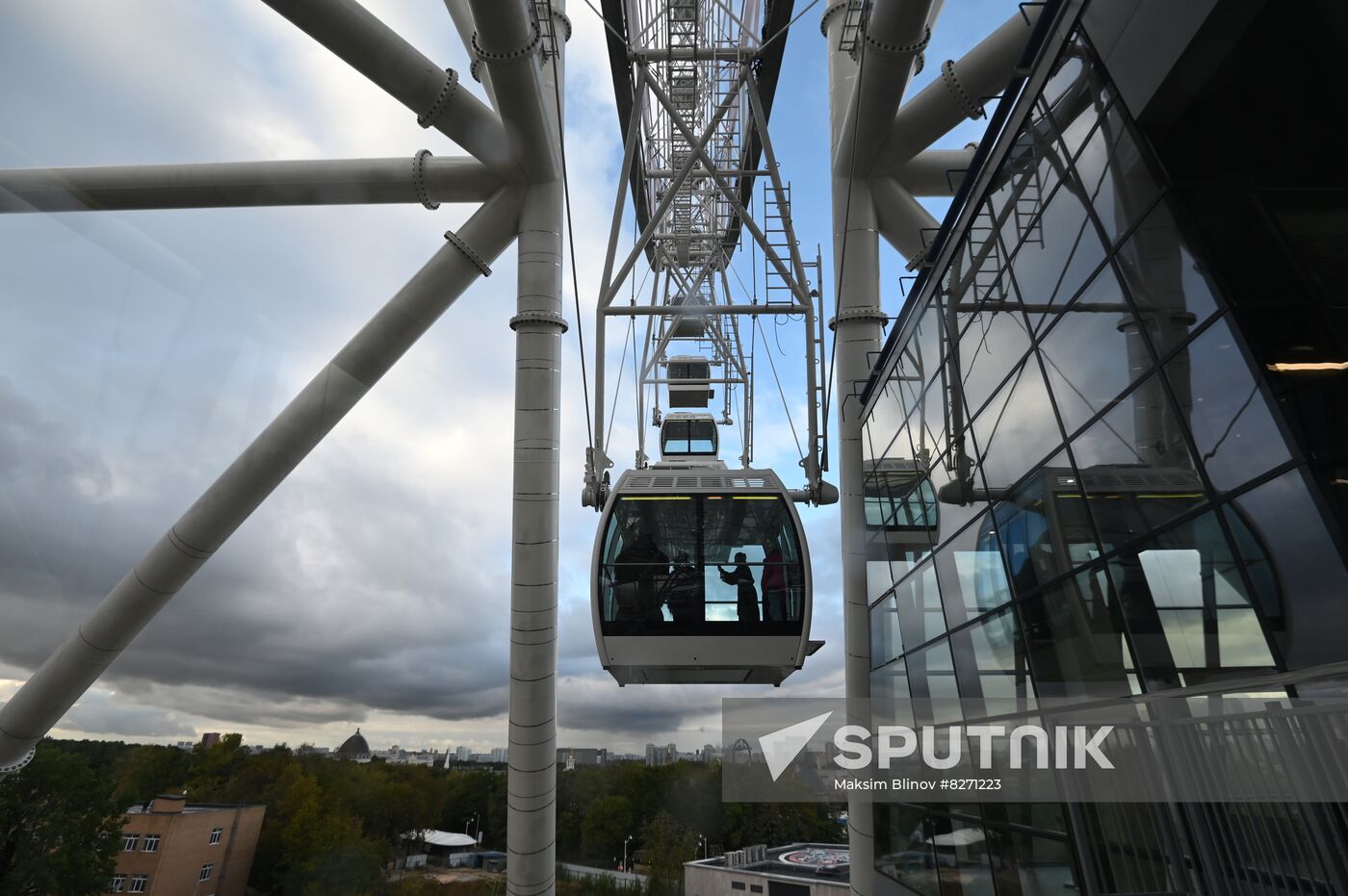 Russia Ferris Wheel Opening