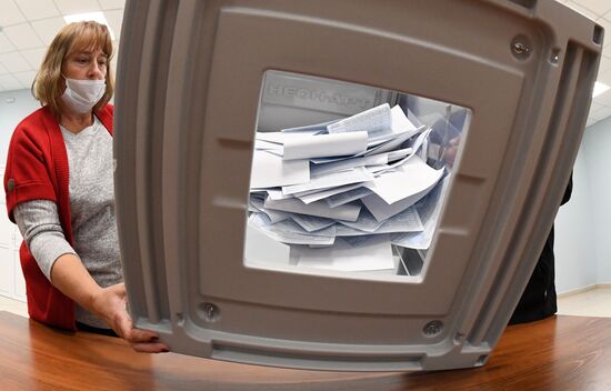 Russia Elections Single Voting Day Vote Counting