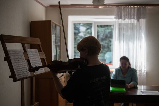 LPR Russia Ukraine Military Operation Arts Academy