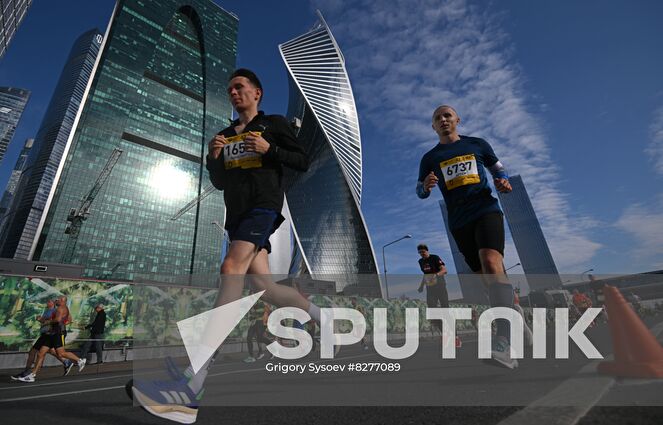 Runners make their way during the Moscow marathon, in Moscow, Russia. Location: Russia, Moscow. Author: Grigory Sysoev/Sputnik. Russia Moscow Marathon