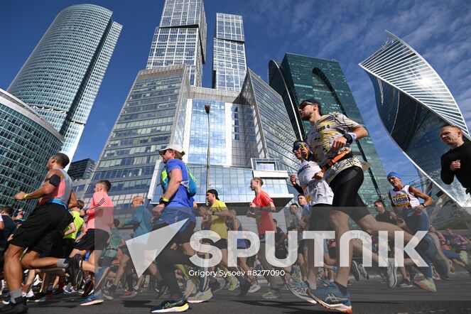 Runners make their way during the Moscow marathon, in Moscow, Russia. Location: Russia, Moscow. Author: Grigory Sysoev/Sputnik. Russia Moscow Marathon