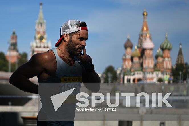A runner makes his way during the Moscow marathon, in Moscow, Russia. Location: Russia, Moscow. Author: Pavel Bednyakov/Sputnik. Russia Moscow Marathon