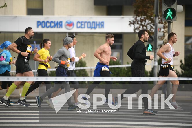 Runners make their way during the Moscow marathon, in Moscow, Russia. Location: Russia, Moscow. Author: Alexey Maishev/Sputnik. Russia Moscow Marathon
