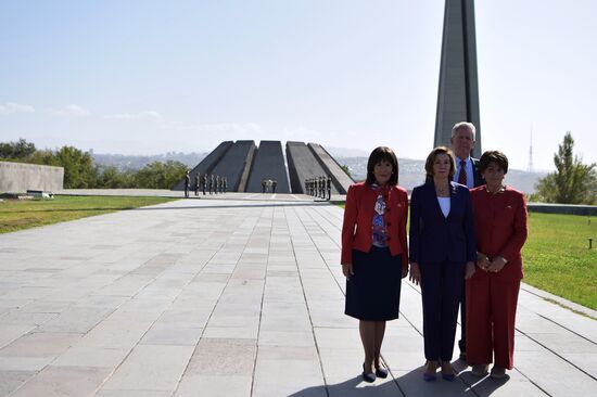 Armenia US Pelosi