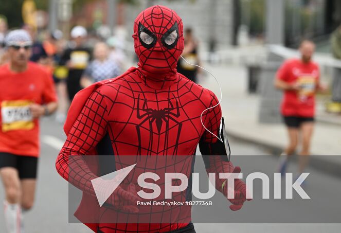 A runner wearing a costume of Spider-man makes his way during the Moscow marathon, in Moscow, Russia. Location: Russia, Moscow. Author: Pavel Bednyakov/Sputnik. Russia Moscow Marathon