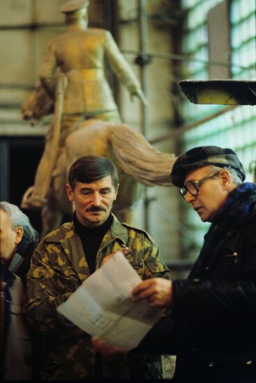 Russian sculptor Vyacheslav Klykov