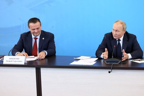 Russia Putin Northwestern Federal District