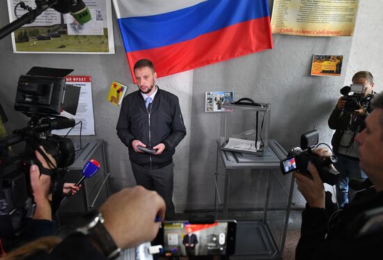 DPR LPR Ukraine Russia Joining Referendum Preparations