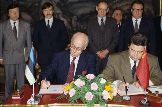 Establishment of diplomatic relations between Estonia and the USSR