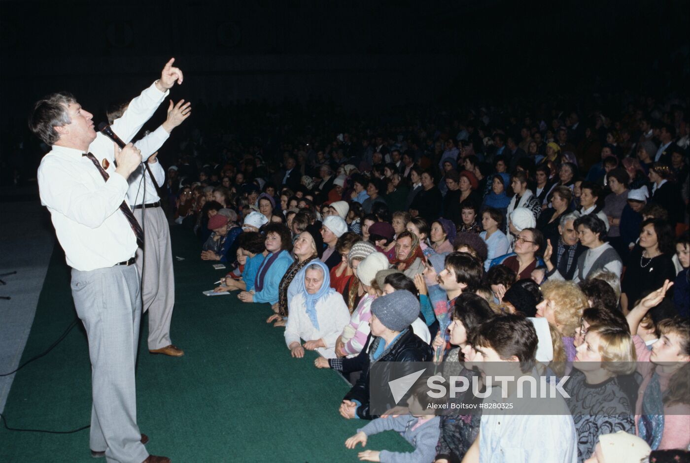 Mass sermon by pastor of Pentecostal Church in Moscow