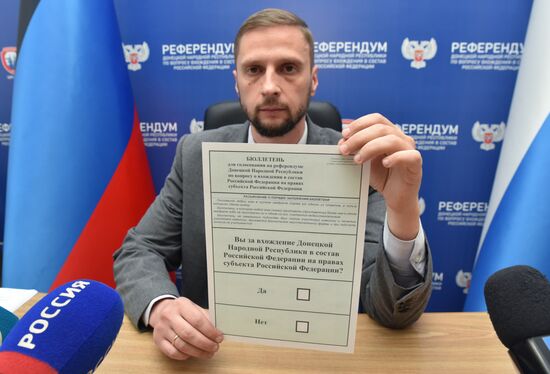 DPR LPR Ukraine Russia Joining Referendum Ballots