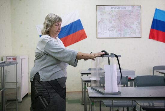 DPR LPR Ukraine Russia Joining Referendum Preparations