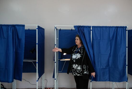DPR LPR Ukraine Russia Joining Referendum Preparations