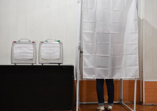 Ukraine Russia Joining Referendum