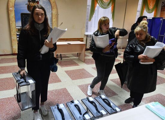 DPR LPR Russia Joining Referendum