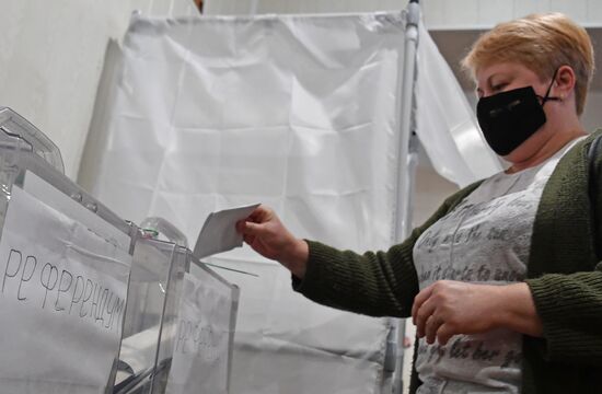 Ukraine Russia Joining Referendum