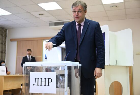 Russia Joining Referendum