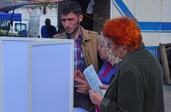 Ukraine Russia Joining Referendum