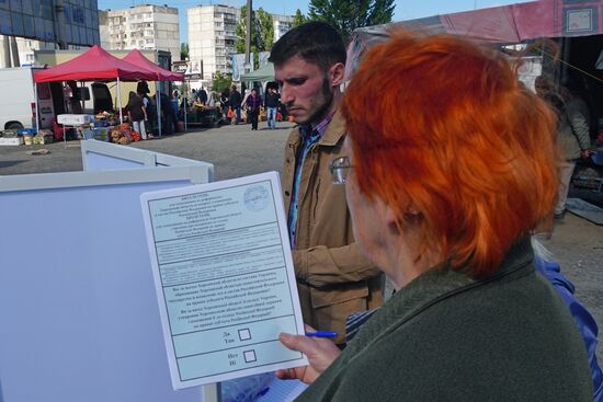 Ukraine Russia Joining Referendum