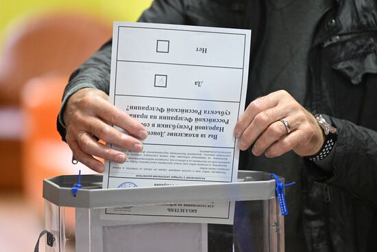 Russia Joining Referendum