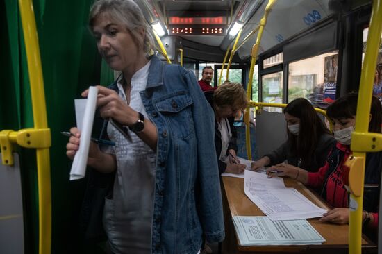 DPR LPR Russia Joining Referendum