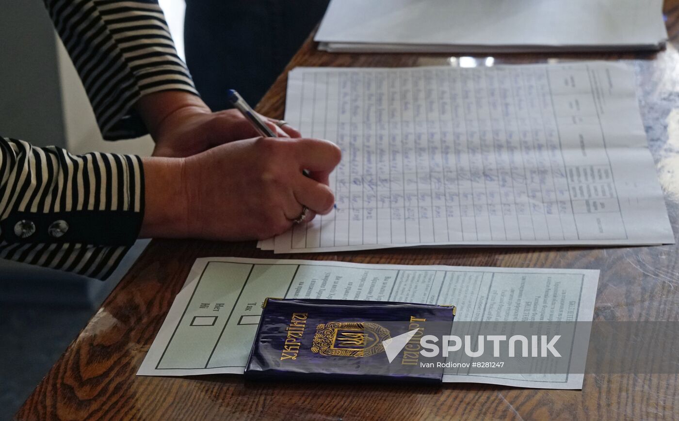 Ukraine Russia Joining Referendum