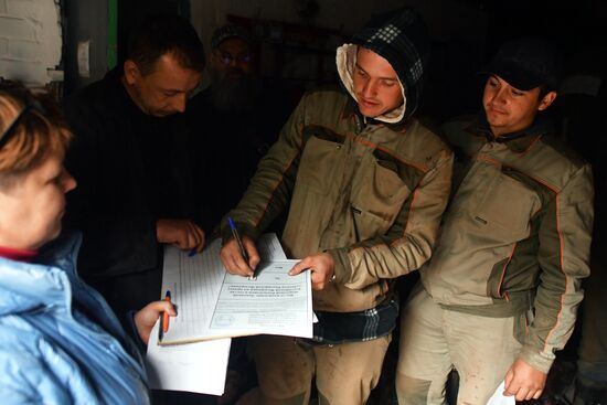 DPR LPR Russia Joining Referendum