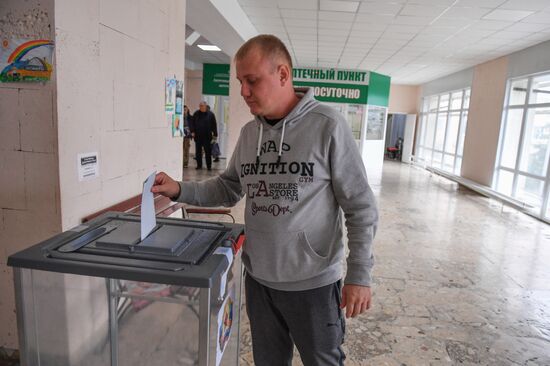 DPR LPR Russia Joining Referendum