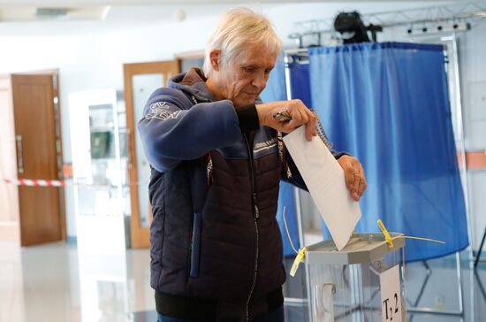 Russia Joining Referendum Regions