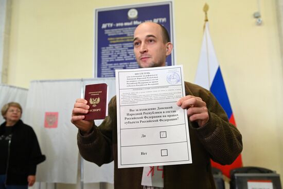 Russia Joining Referendum Regions