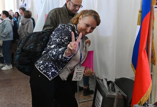 Russia Joining Referendum Regions