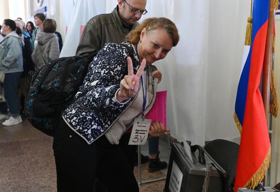 Russia Joining Referendum Regions
