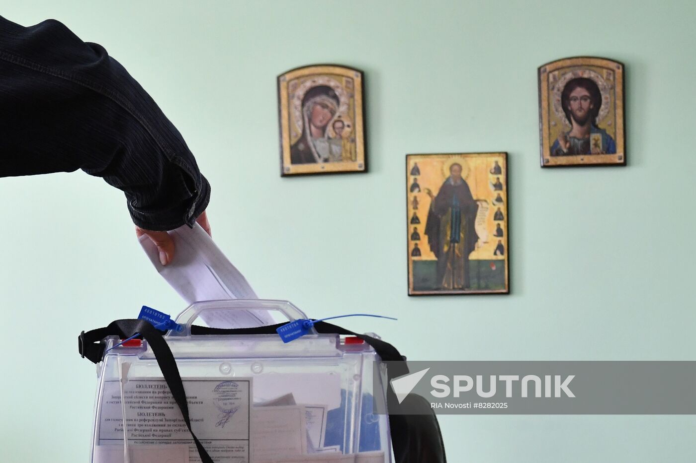 Ukraine Russia Joining Referendum