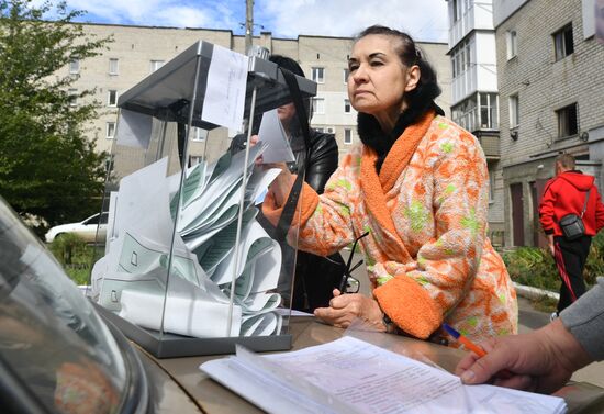 DPR LPR Russia Joining Referendum