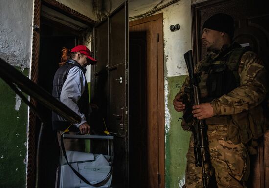 DPR LPR Russia Joining Referendum