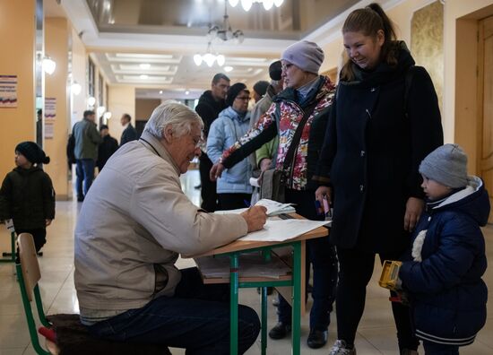 DPR LPR Russia Joining Referendum