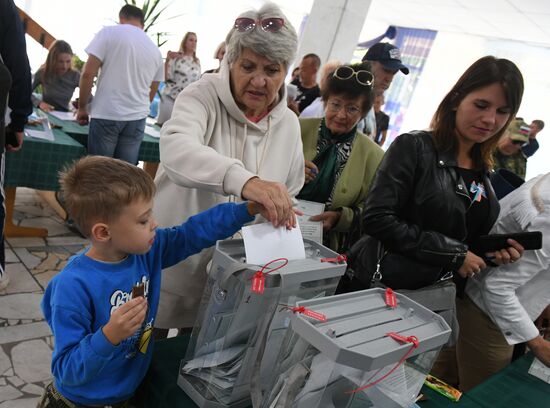 Russia Joining Referendum Regions