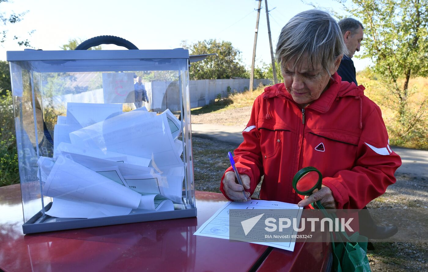 DPR LPR Russia Joining Referendum