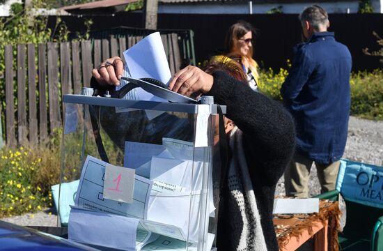 DPR LPR Russia Joining Referendum