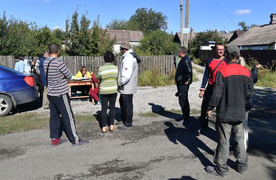 DPR LPR Russia Joining Referendum