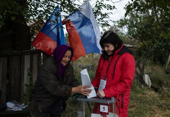 DPR LPR Russia Joining Referendum