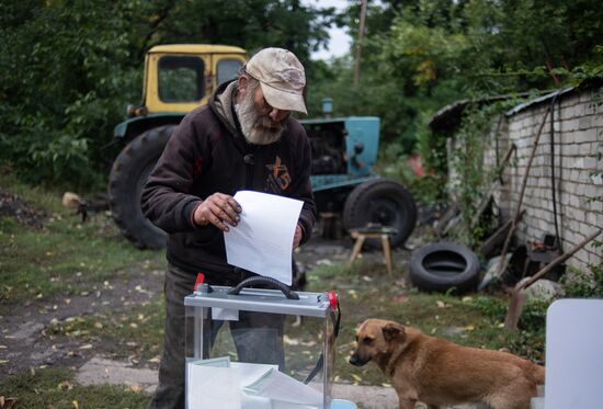 DPR LPR Russia Joining Referendum